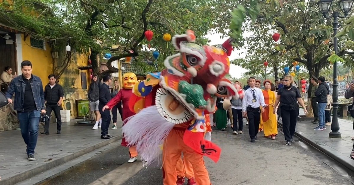 Hoi An organiza numerosas actividades para celebrar los 50 años de la liberación