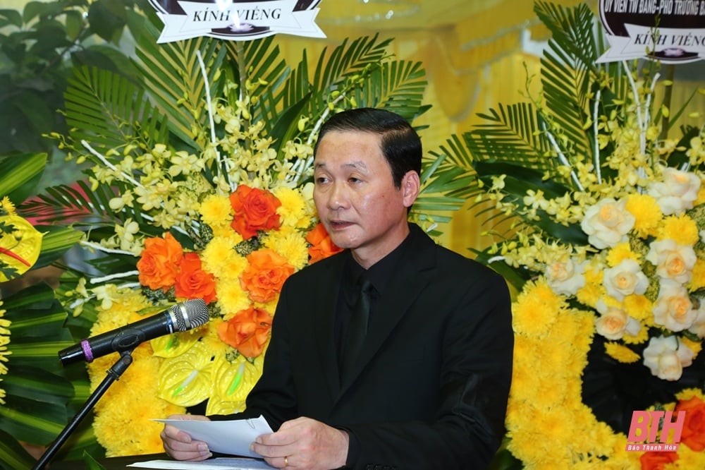 Funeral and farewell ceremony for comrade Pham Minh Doan, former Deputy Secretary of the Provincial Party Committee, former Chairman of the People's Committee of Thanh Hoa province, to his final resting place.