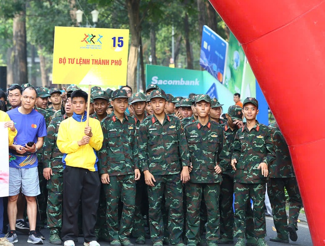 Hàng nghìn người dân TP HCM tham gia Ngày chạy Olympic - Ảnh 5.