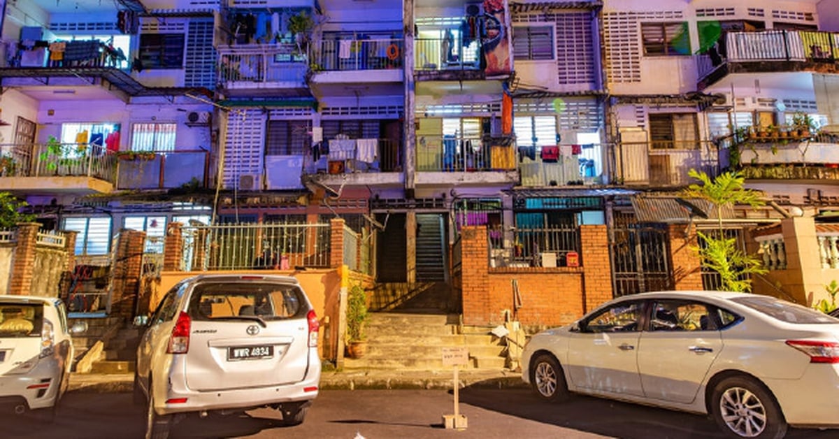 Malaysia redevelops old apartments