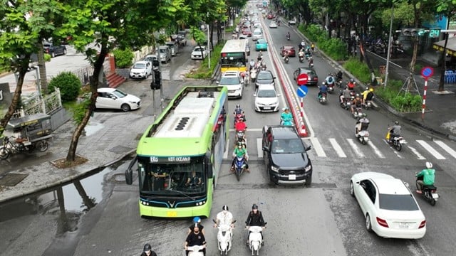 Hanoi ermutigt die Menschen, aktiv auf umweltfreundliche Fahrzeuge umzusteigen.