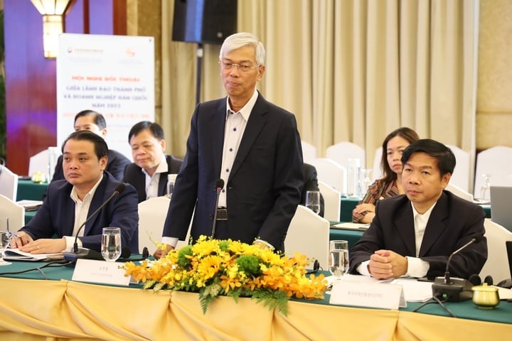 El Sr. Vo Van Hoan, Vicepresidente del Comité Popular de Ciudad Ho Chi Minh: Ciudad Ho Chi Minh siempre crea las condiciones más favorables para que las empresas extranjeras, especialmente las coreanas, operen de manera estable en la ciudad.  (Foto: P. Quoc)