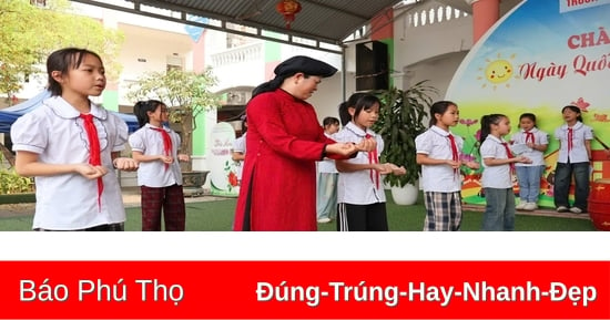 Anlässlich des Todestages von Hung King üben die Schulen aktiv für das Xoan-Gesangsprogramm.