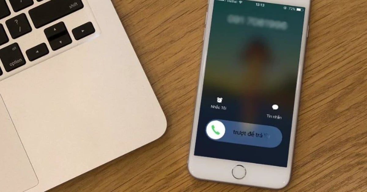 Why iPhone Only Has Two Ways to Answer a Call