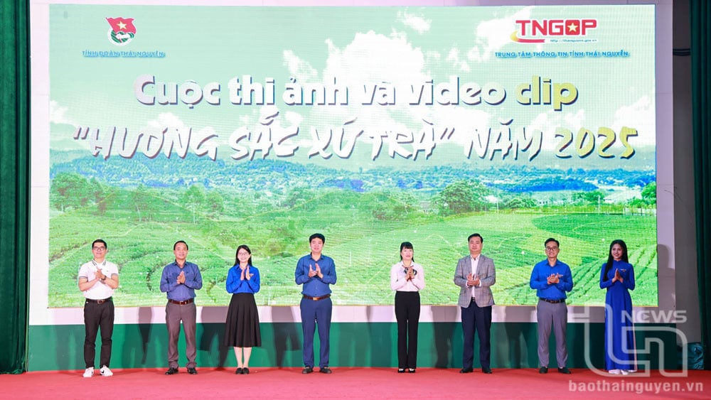 タイグエン省青年連合常任委員会は省情報センターと連携し、「茶の国の香りと色彩」写真・ビデオクリップコンテストを開催した。