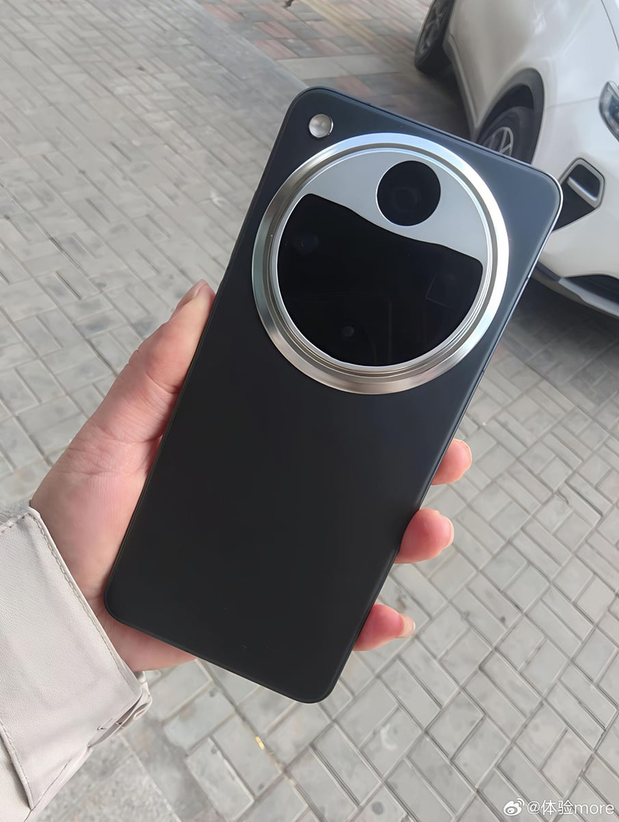 L'OPPO Find X8 Ultra è dotato di un nuovo pulsante con funzioni intelligenti.
