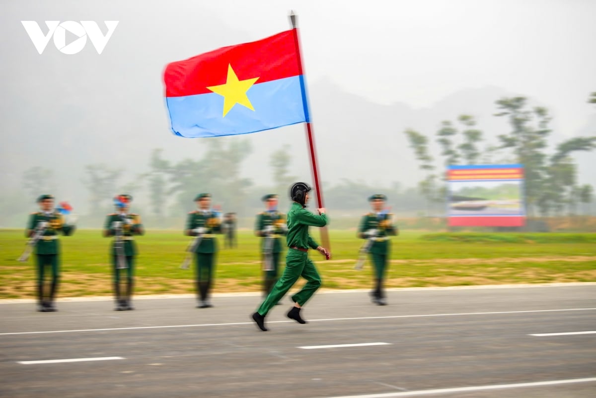 bo truong phan van giang kiem tra hop luyen dieu binh, dieu hanh lan thu 8 hinh anh 5