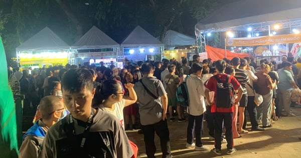 Pourquoi les clients font-ils la queue pendant des heures pour acheter 1 ou 2 pains lors d'un festival à Ho Chi Minh-Ville ?