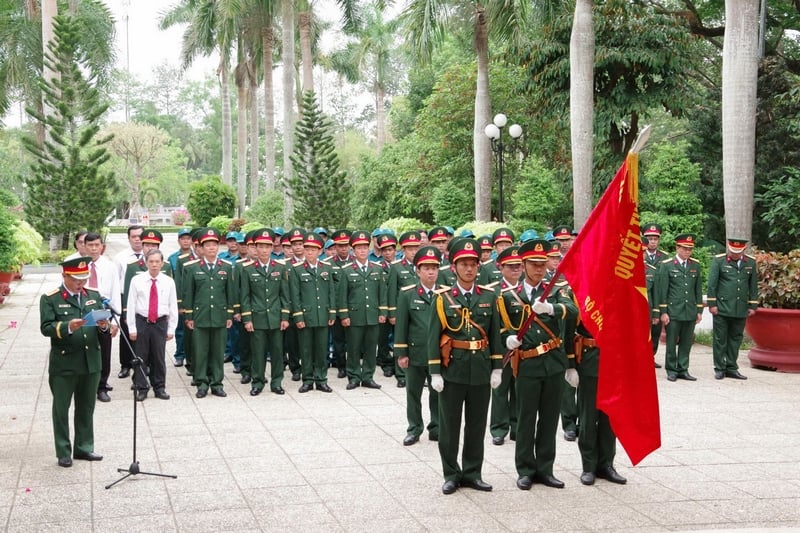 The Provincial Military Command held a ceremony to report achievements to Uncle Ho.