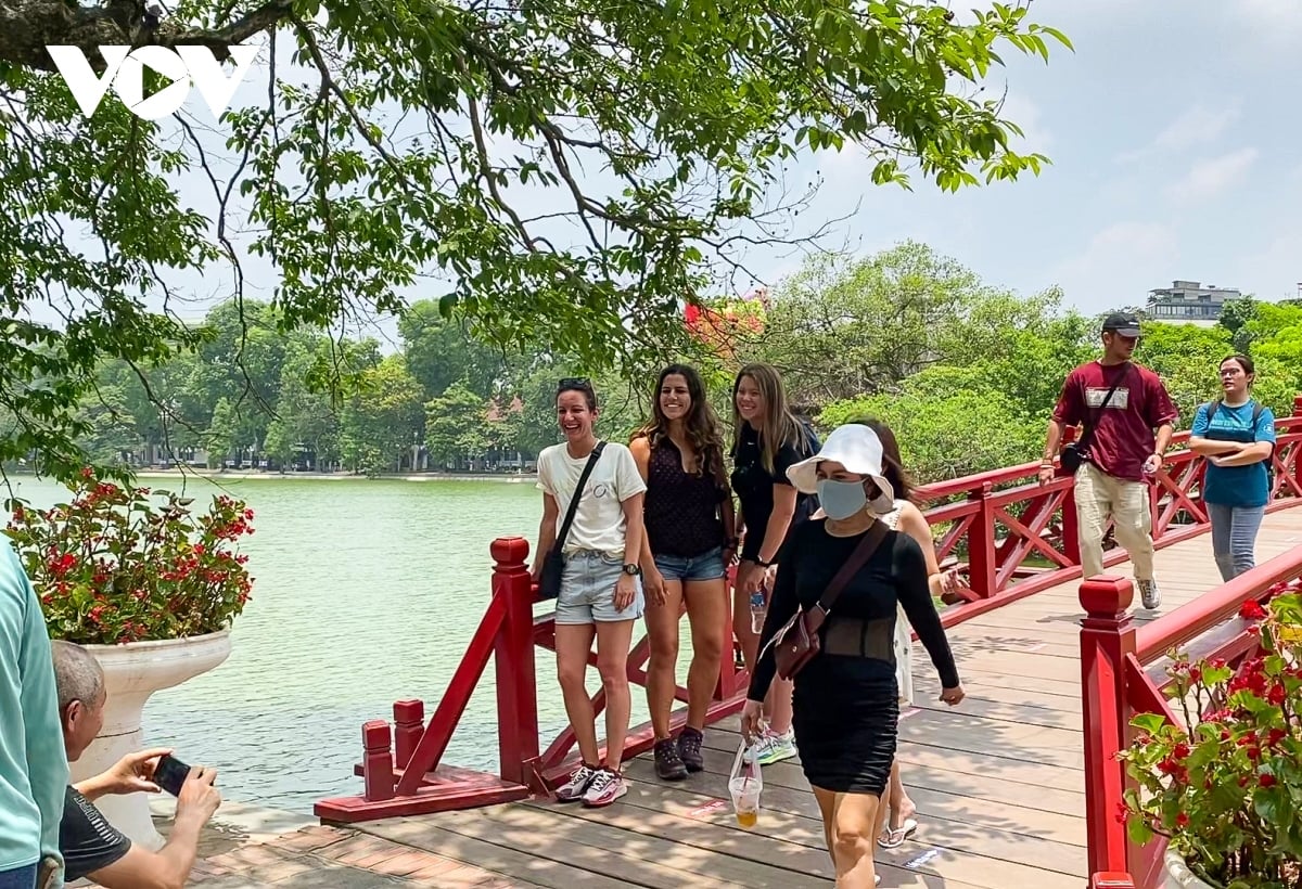 mien visa, du lich viet nam can them gi de hut khach quoc te hinh anh 2