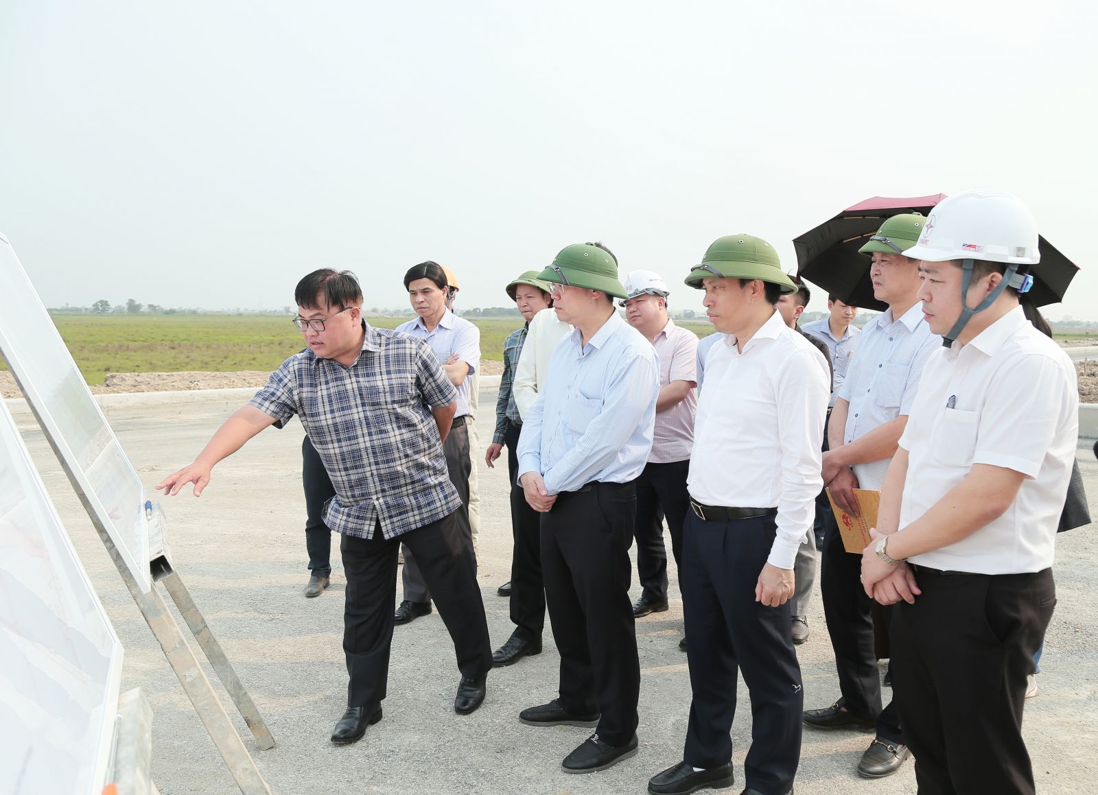 Focus sur le déblaiement du site et la construction des infrastructures du parc industriel de Thaco - Thai Binh