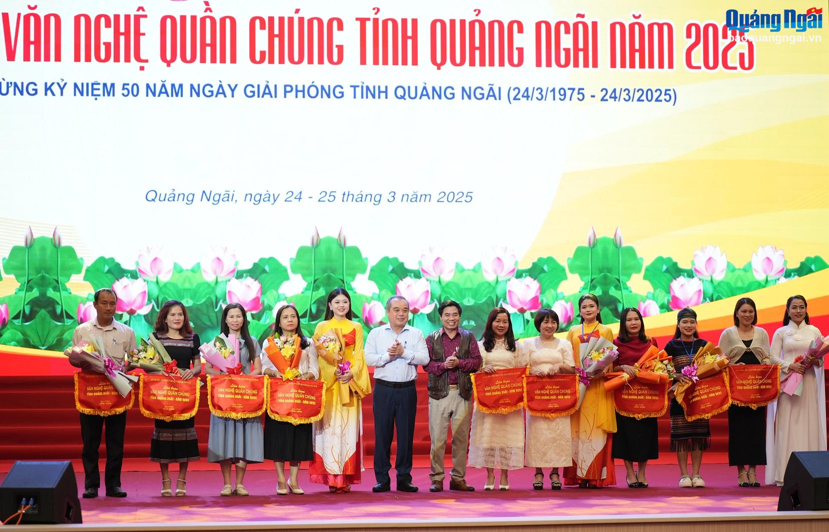 Khai mạc Liên hoan Văn nghệ quần chúng