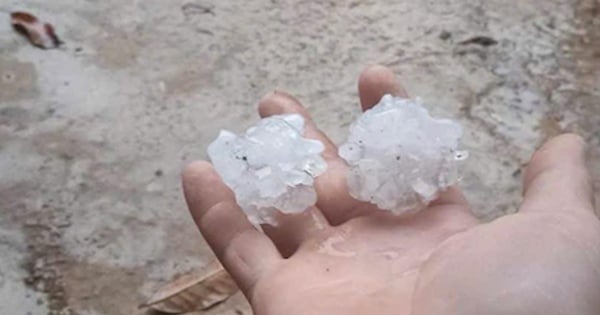 Cayó granizo en Thuan Chau, Son La, muchas casas sufrieron agujeros y los techos volaron.