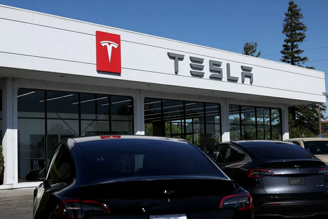 Doanh số Tesla trong tháng 1 tại Anh giảm gần 12%, tại Pháp giảm 63%, tại Thụy Điển giảm 44%, tại Na Uy giảm 38%, tại Hà Lan giảm 42%. (Nguồn: Investopedia)