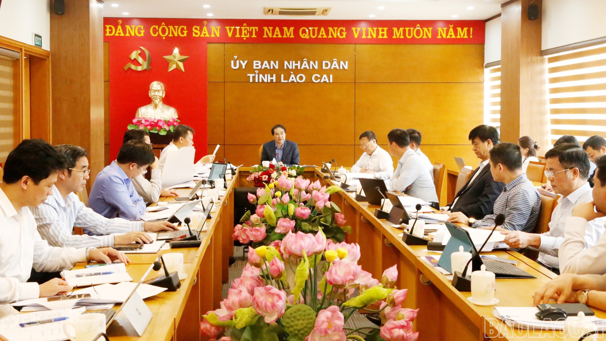 quang-c-nh-cu-c-h-p.jpg