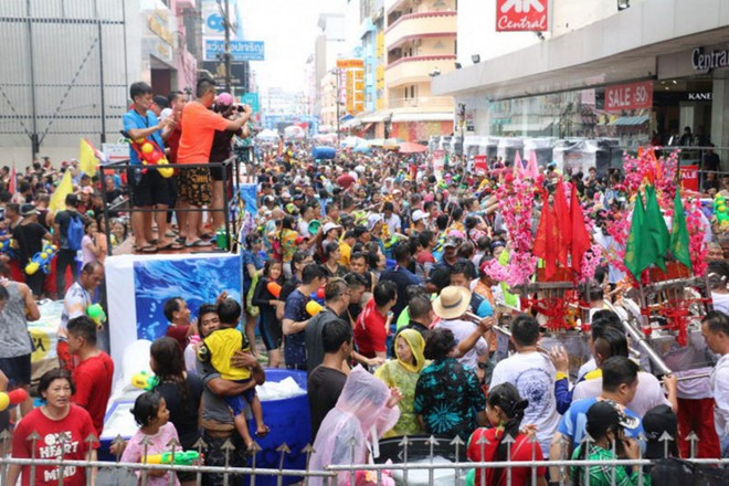 Lễ hội ở Hat Yai (Thái Lan) thu hút đông đảo người dân và du khách. (Ảnh: CTV/Vietnam+)