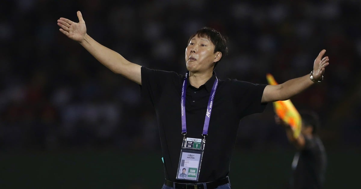 Coach Kim Sang-sik explodes sweetly