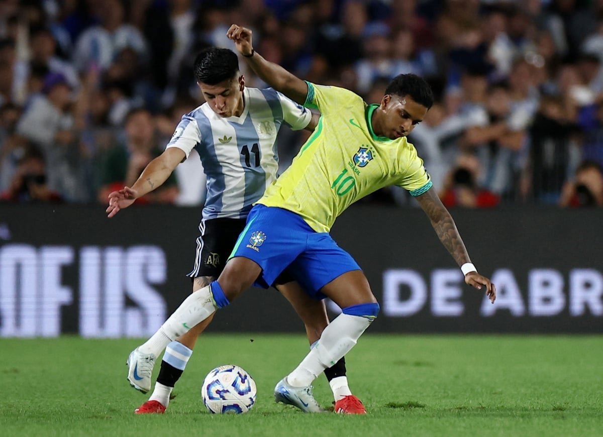 بث مباشر: الأرجنتين 3-1 البرازيل. مباراة هجومية مثيرة (الصورة 3).