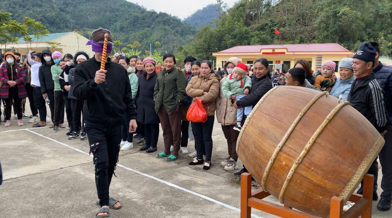 bit-mat-danh-trong.jpg