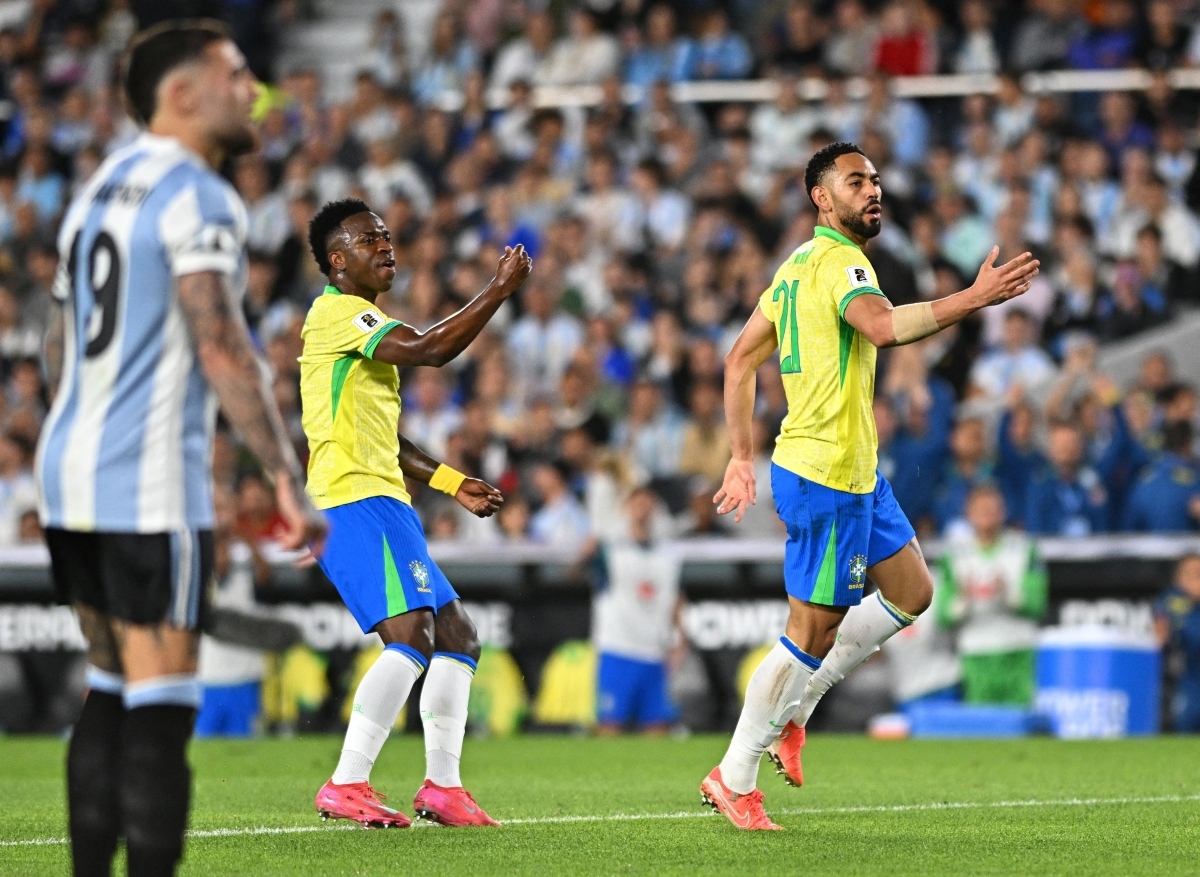 بث مباشر: الأرجنتين 3-1 البرازيل. مباراة هجومية مثيرة (الصورة 5).