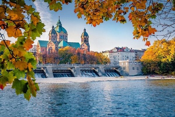 The ancient city of Munich is not only a destination for history lovers but also attracts those looking for diverse cultural experiences and unique cuisine.