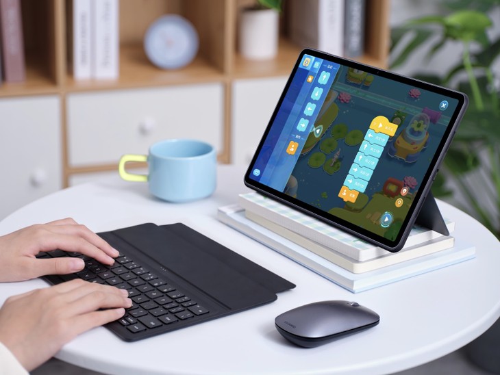 Tablet Huawei MatePad gia 8 trieu, co du suc dau Apple, Samsung?-Hinh-2