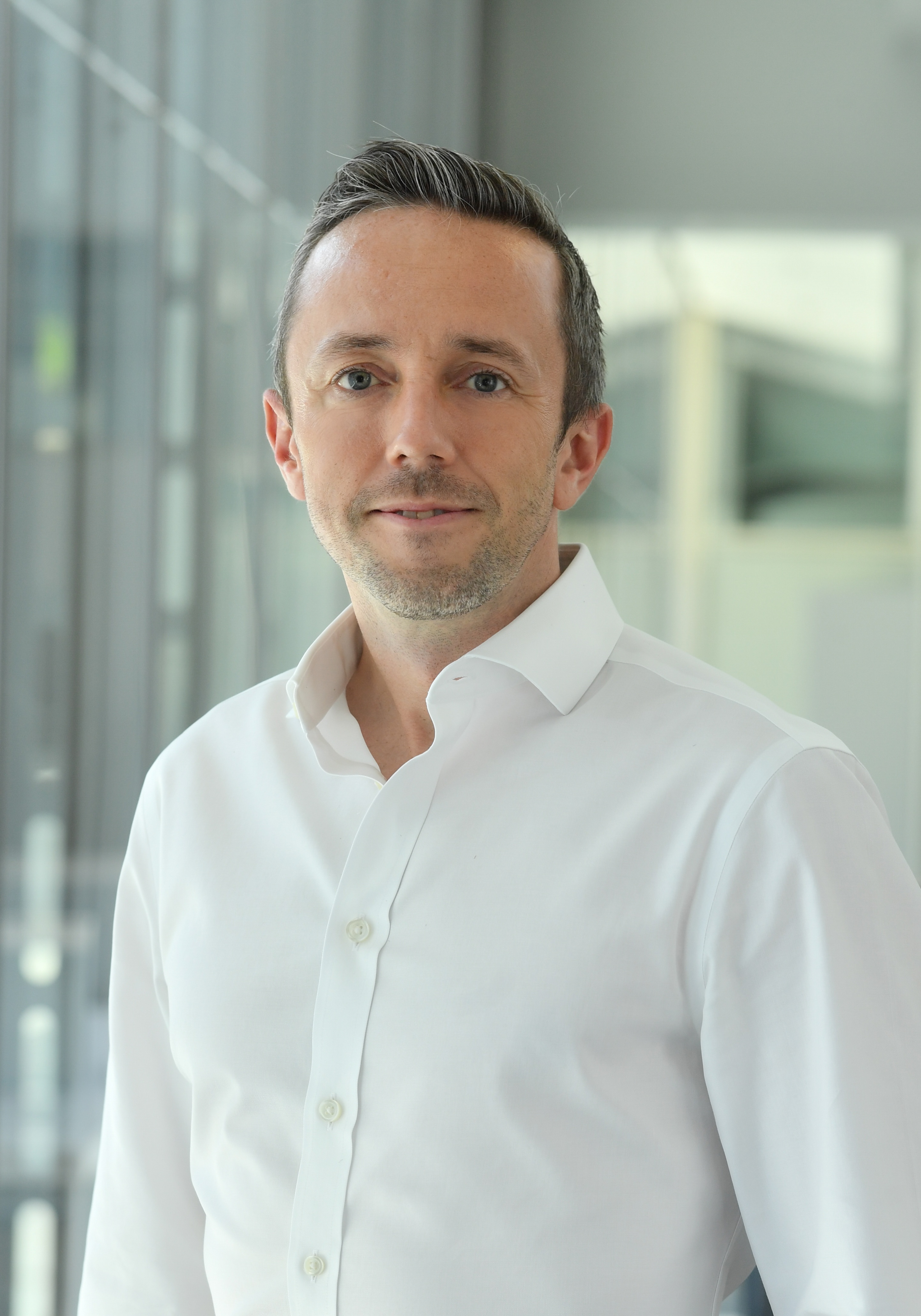 Ông Gary Harron