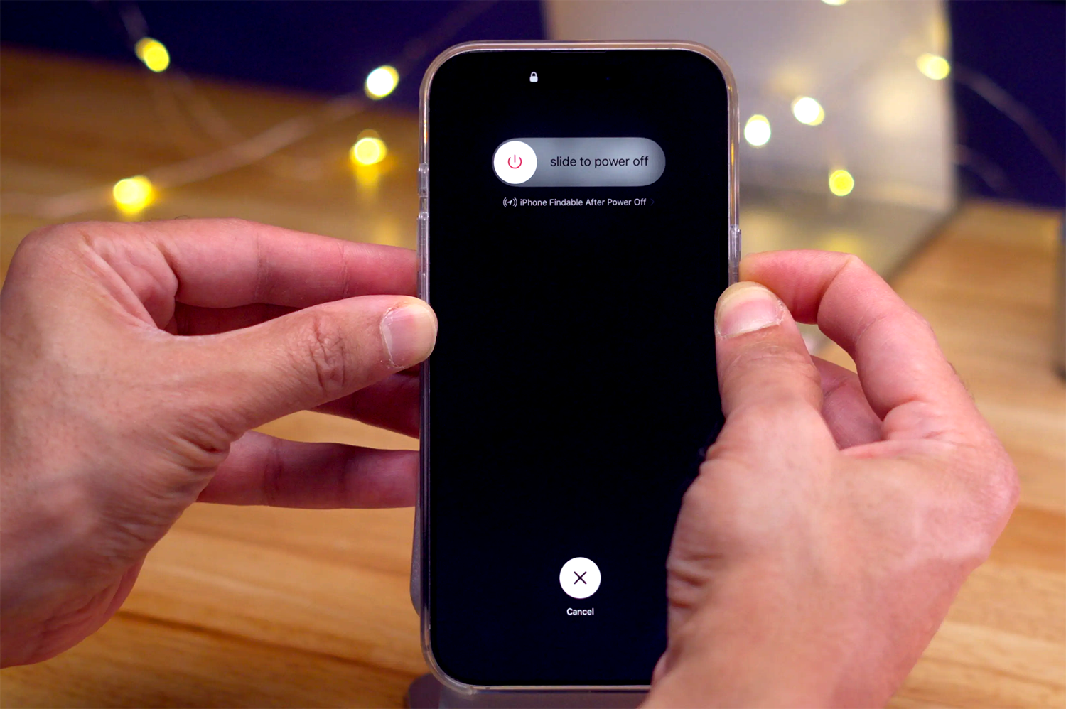 iPhone 3の電源を切る.png