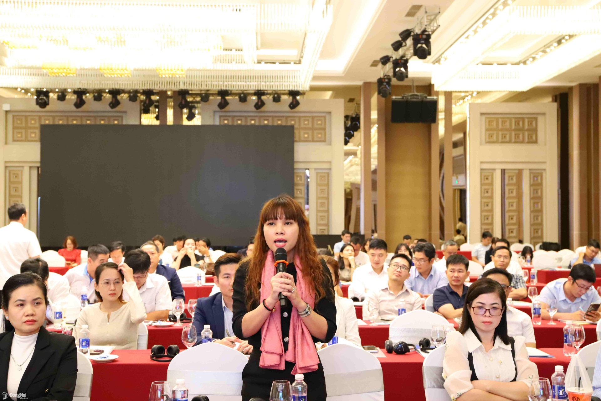 Doanh nghiệp nêu ý kiến tại hội nghị. Ảnh: B.Nguyên