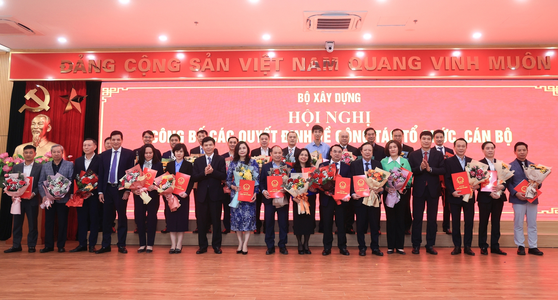 การตัดสินใจแต่งตั้งบรรณาธิการบริหารหนังสือพิมพ์ก่อสร้าง ภาพที่ 1