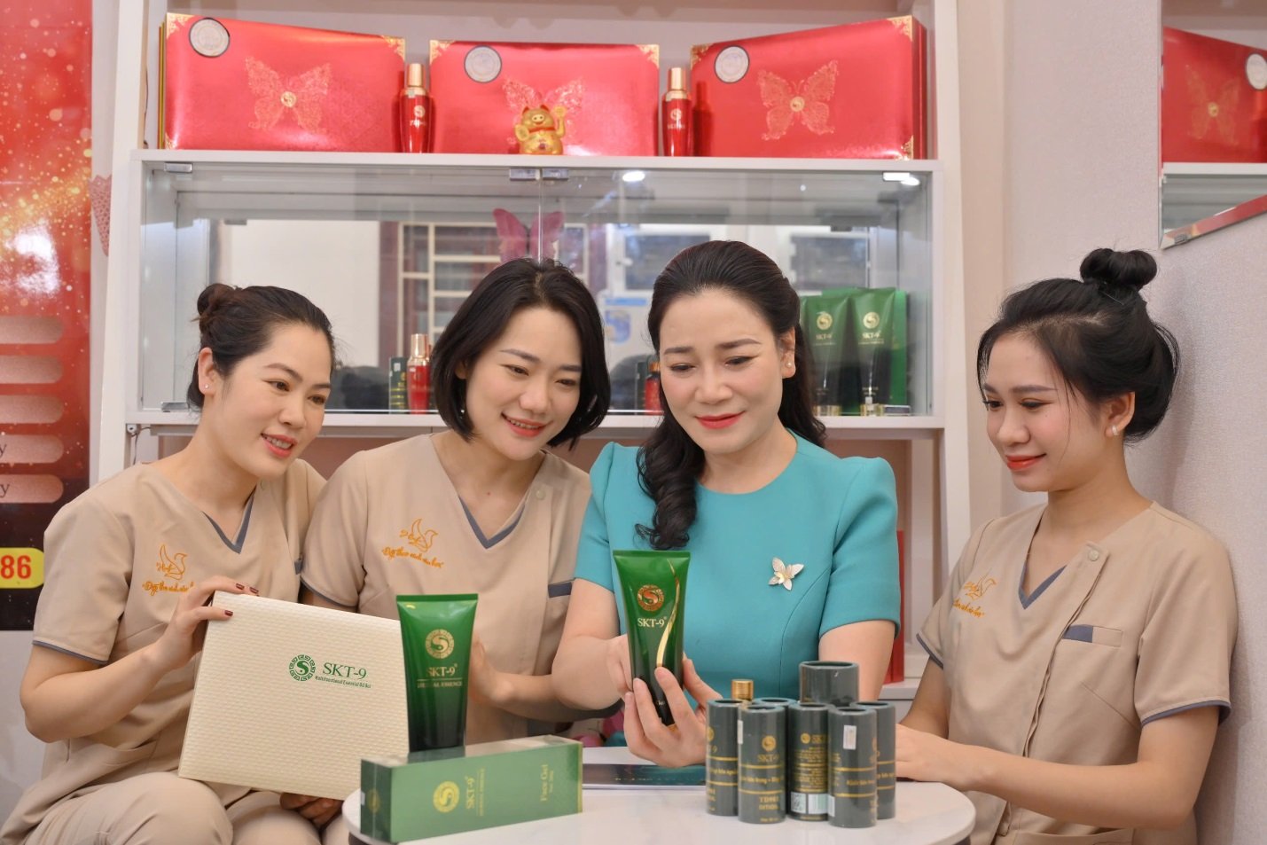 Lãnh đạo không phải để dẫn đầu mà để dẫn dắt - Câu chuyện của Ceo Lương Thị Hải Yến- Ảnh 1.