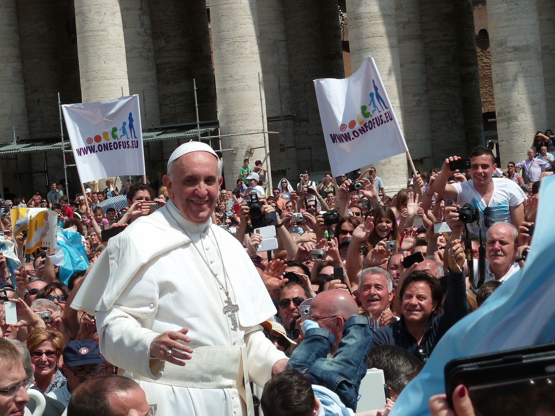 From the hospital bed Pope Francis calls for world peace picture 1