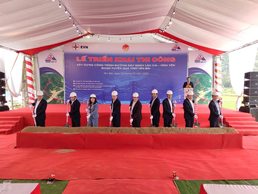 Delegates perform the construction implementation ceremony
