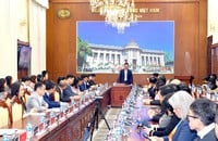 Will manage interest rates in accordance with market developments