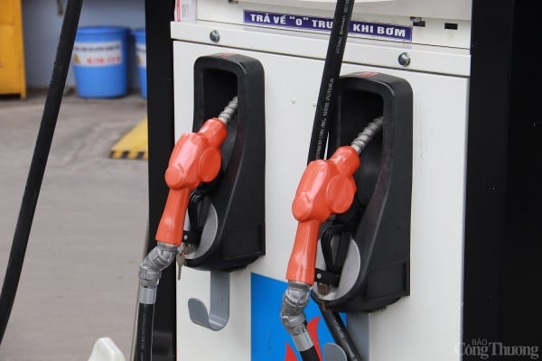 Giá xăng dầu hôm nay 01/05/2025: Thấp nhất kể từ năm 2021
