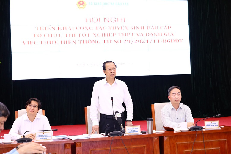 Bộ Giáo dục và Đào tạo chỉ đạo tổ chức kỳ thi tốt nghiệp THPT và tuyển sinh đầu cấp năm 2025- Ảnh 1.