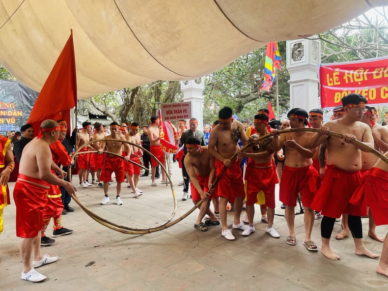Tưng bừng lễ hội truyền thống đền Trấn Vũ ảnh 4