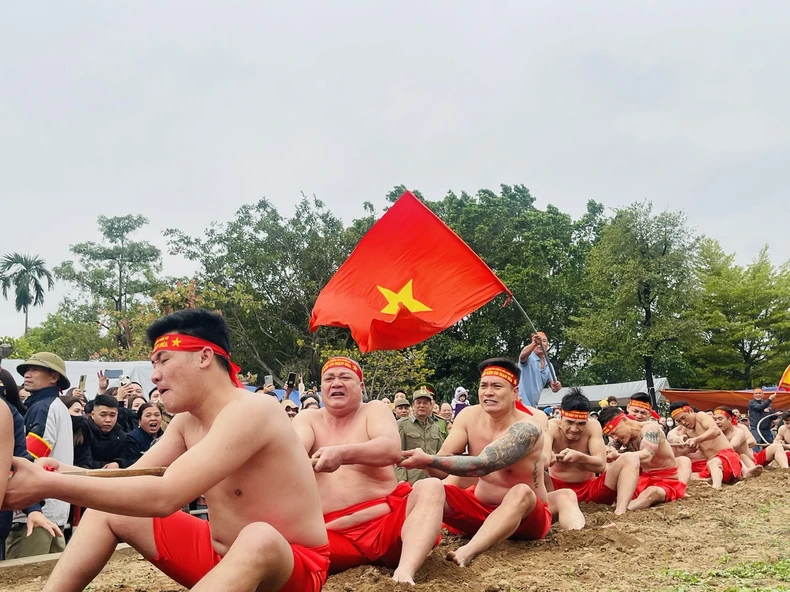 Tưng bừng lễ hội truyền thống đền Trấn Vũ ảnh 9
