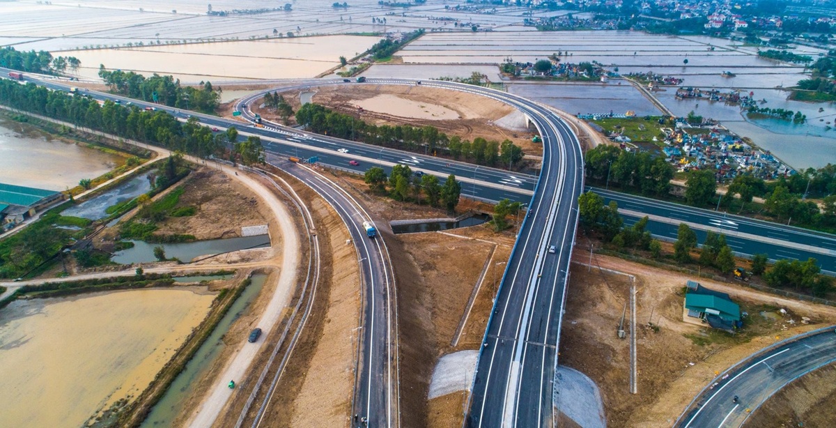 The strength of Hai Duong province's special economic zone is its good connection to traffic infrastructure, especially the Hanoi - Hai Phong expressway. Photo: Thanh Chung