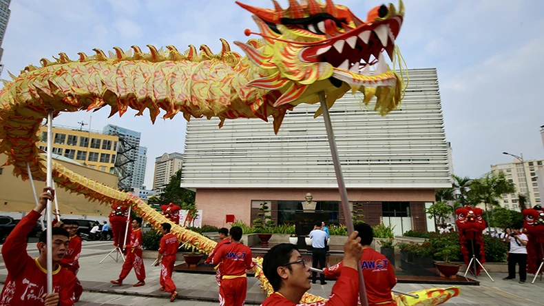L'art de la danse du lion, du dragon et de la licorne des Chinois à Hô-Chi-Minh-Ville devient un patrimoine culturel immatériel national photo 2