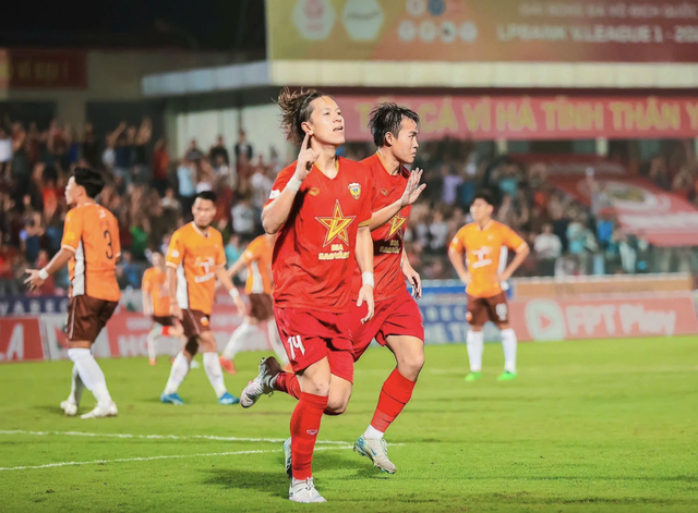 HLV Kim Sang-sik nên cẩn thận chuyện 'bó đũa' ở U.22 Việt Nam!- Ảnh 4.