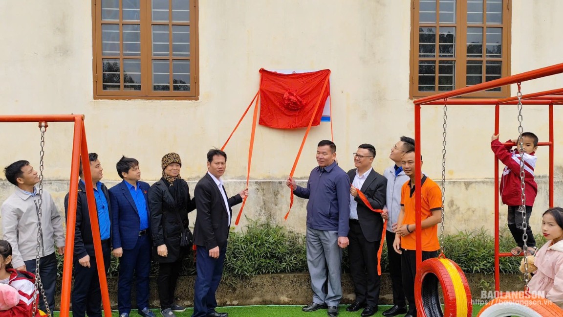 Delegates pulled the ribbon to inaugurate the project 