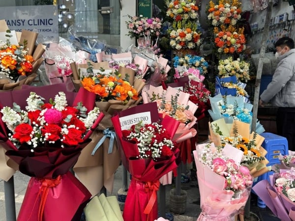 Los precios de las rosas se multiplican por una vez y media antes del 8 de marzo