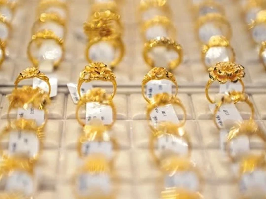 World gold prices recover strongly due to concerns about US tariffs