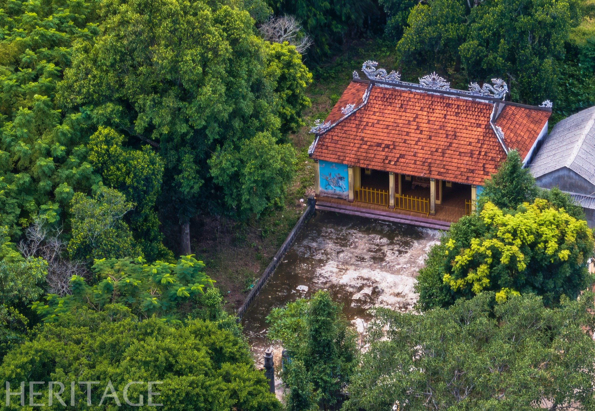 Ancien village au bord de la rivière O Lau