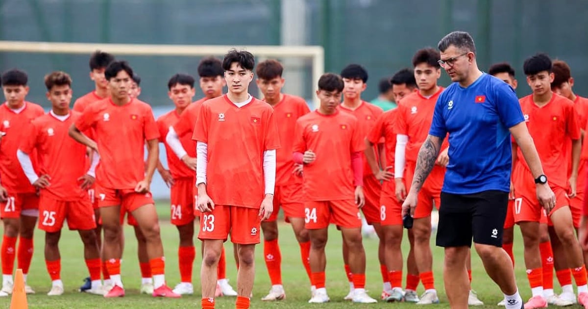 El flujo de vietnamitas del exterior mejora la calidad de las selecciones sub-22 y sub-17 de Vietnam, se espera un nuevo "pájaro"