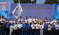 Près de 3 000 jeunes dans la ville. La ville d'Ho Chi Minh-Ville répond à la cérémonie de lancement du mois de la jeunesse à la station de métro Ben Thanh