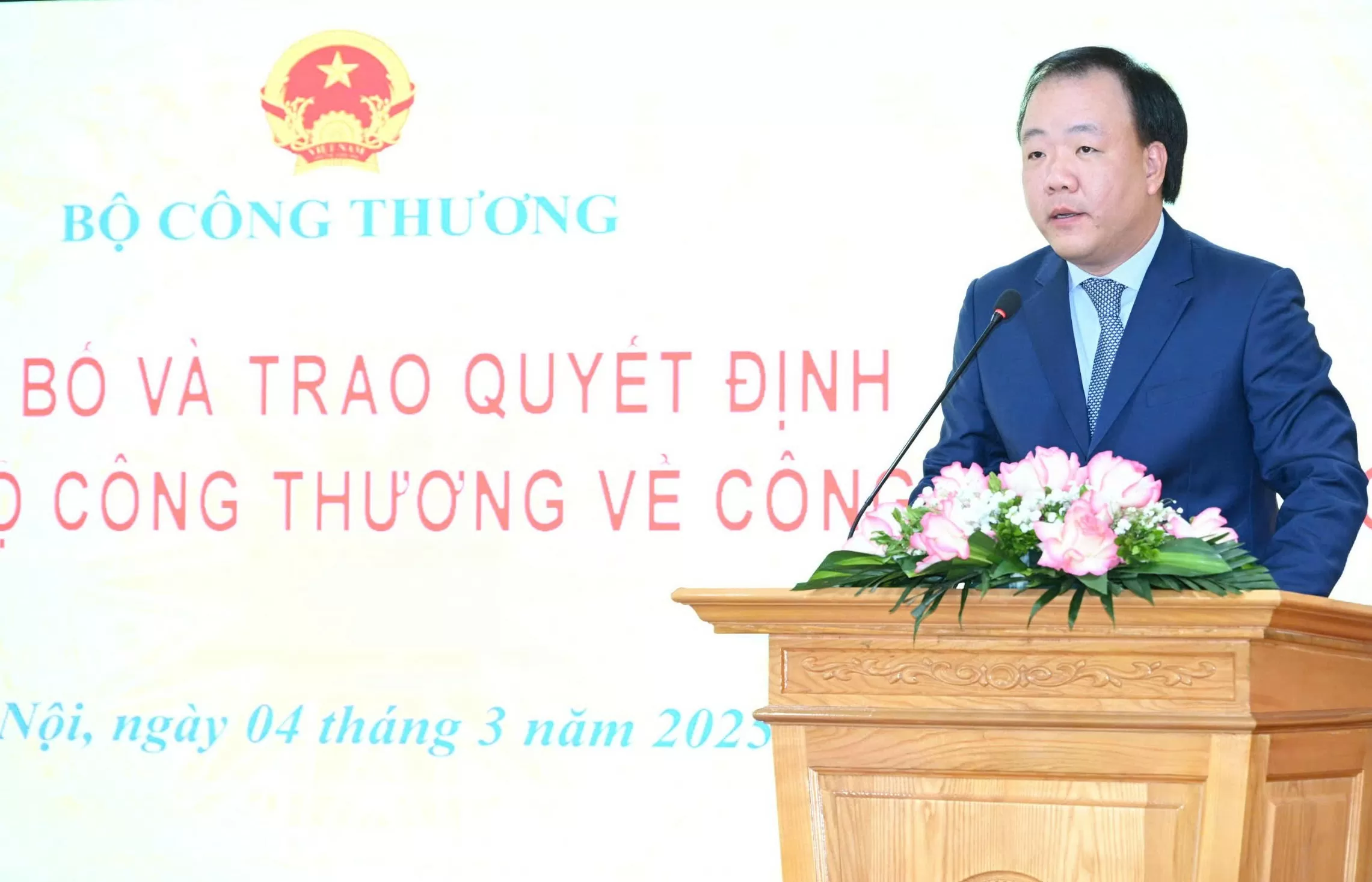 លោក Tran Huu Linh កាន់តំណែងជាប្រធាននាយកដ្ឋានគ្រប់គ្រង និងអភិវឌ្ឍន៍ទីផ្សារក្នុងស្រុក។