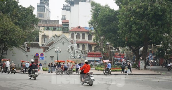 Close-up of a series of agencies around Hoan Kiem Lake expected to be relocated to create open space