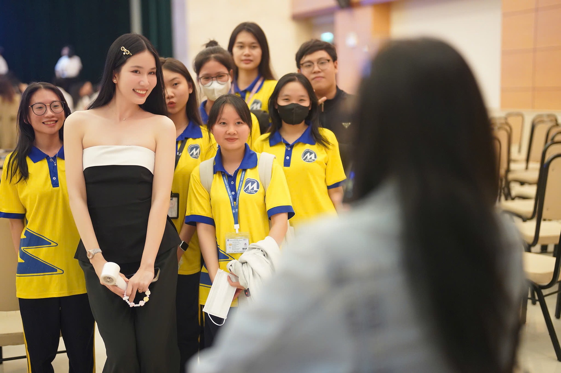 Hundreds of contestants confidently show off their natural beauty at Miss Vietnam photo 7